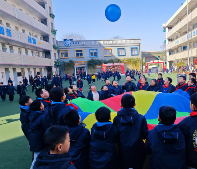 校园在全国率先探究构建学生全生命周期